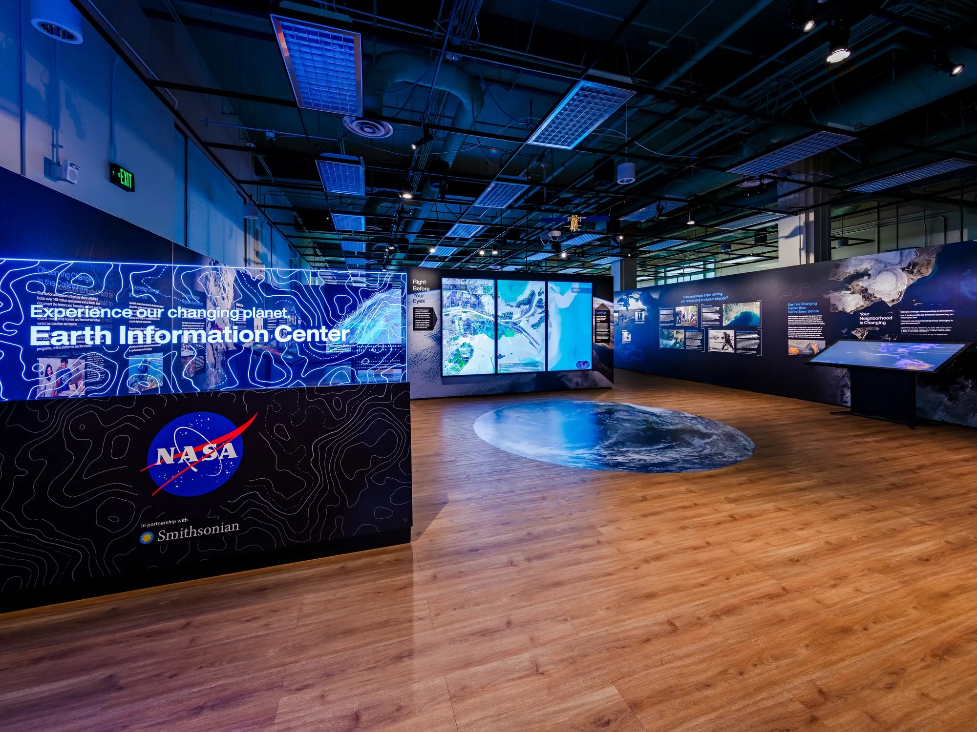 The entrance of The Earth Information Center's display at the Smithsonion National Museum of Natural History.